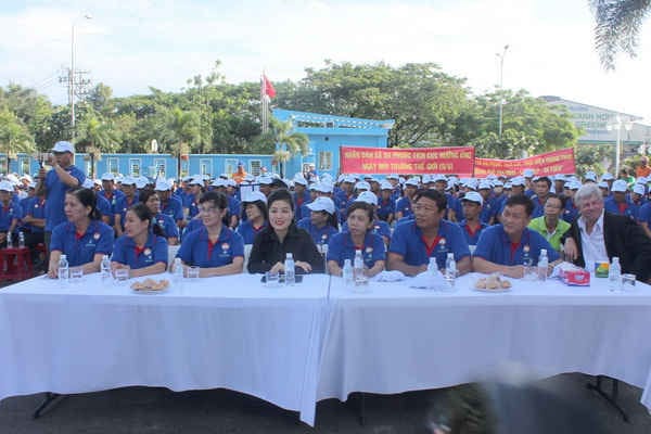 VWS hưởng ứng Ngày Môi trường thế giới 2016 2 images1564568 anh 1. cac dai bieu tham du le phat dong