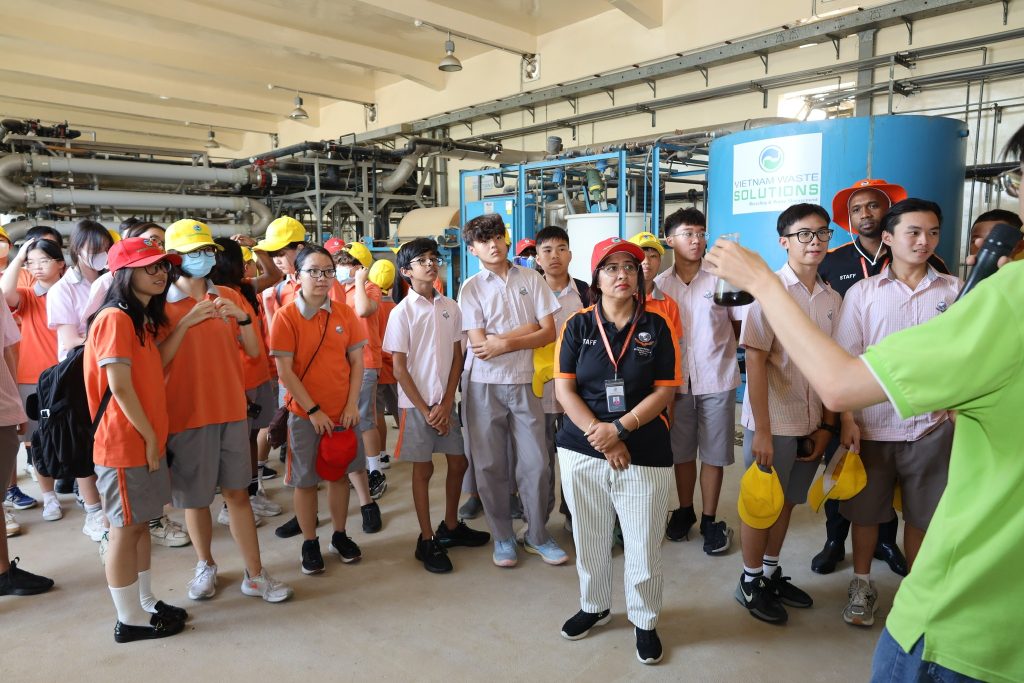 Học sinh Trường Quốc tế Singapore (SIS) tham quan công nghệ xử lý chất thải hiện đại tại VWS 5 509424704 1113795414109584 7477610247317600089 n