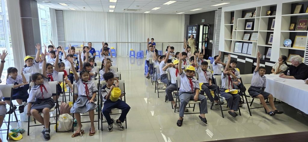 VWS - Hành trình khám phá tri thức cùng thế hệ trẻ 3 747948488 1907771596570444 8942637155740647003 n