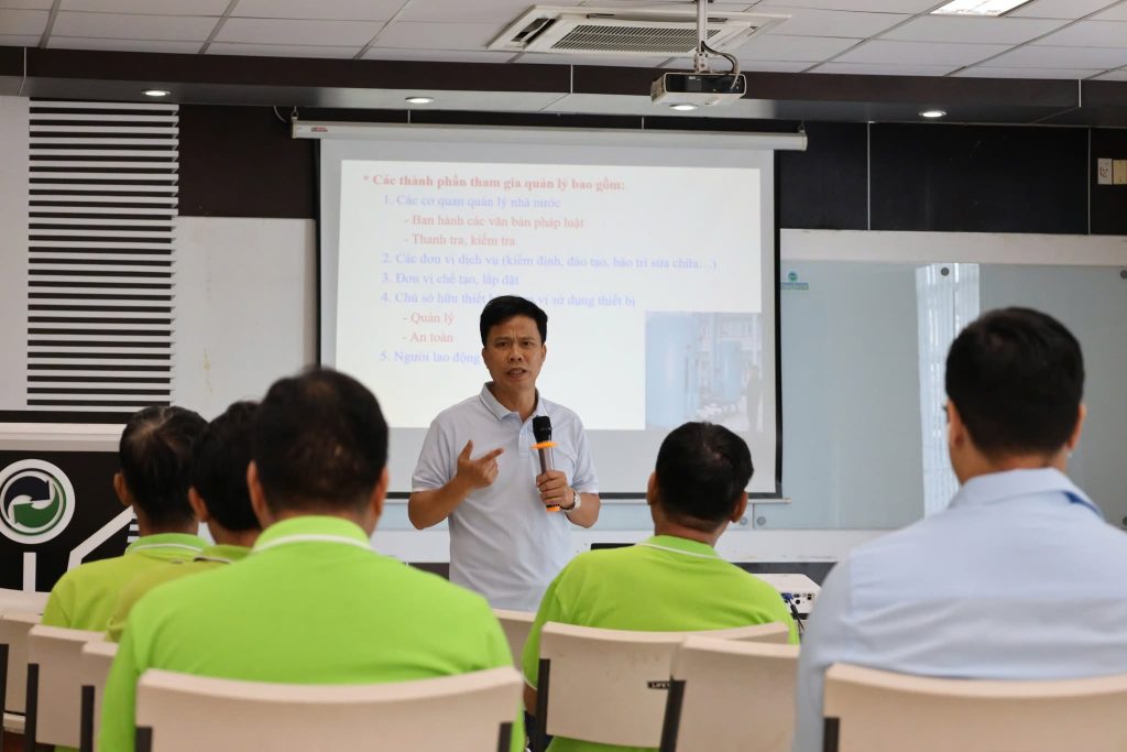 VWS - AN TOÀN LAO ĐỘNG CHO NHÂN VIÊN LÀ YẾU TỐ HÀNG ĐẦU 2 748385047 2543463516104285 8743689774681295555 n